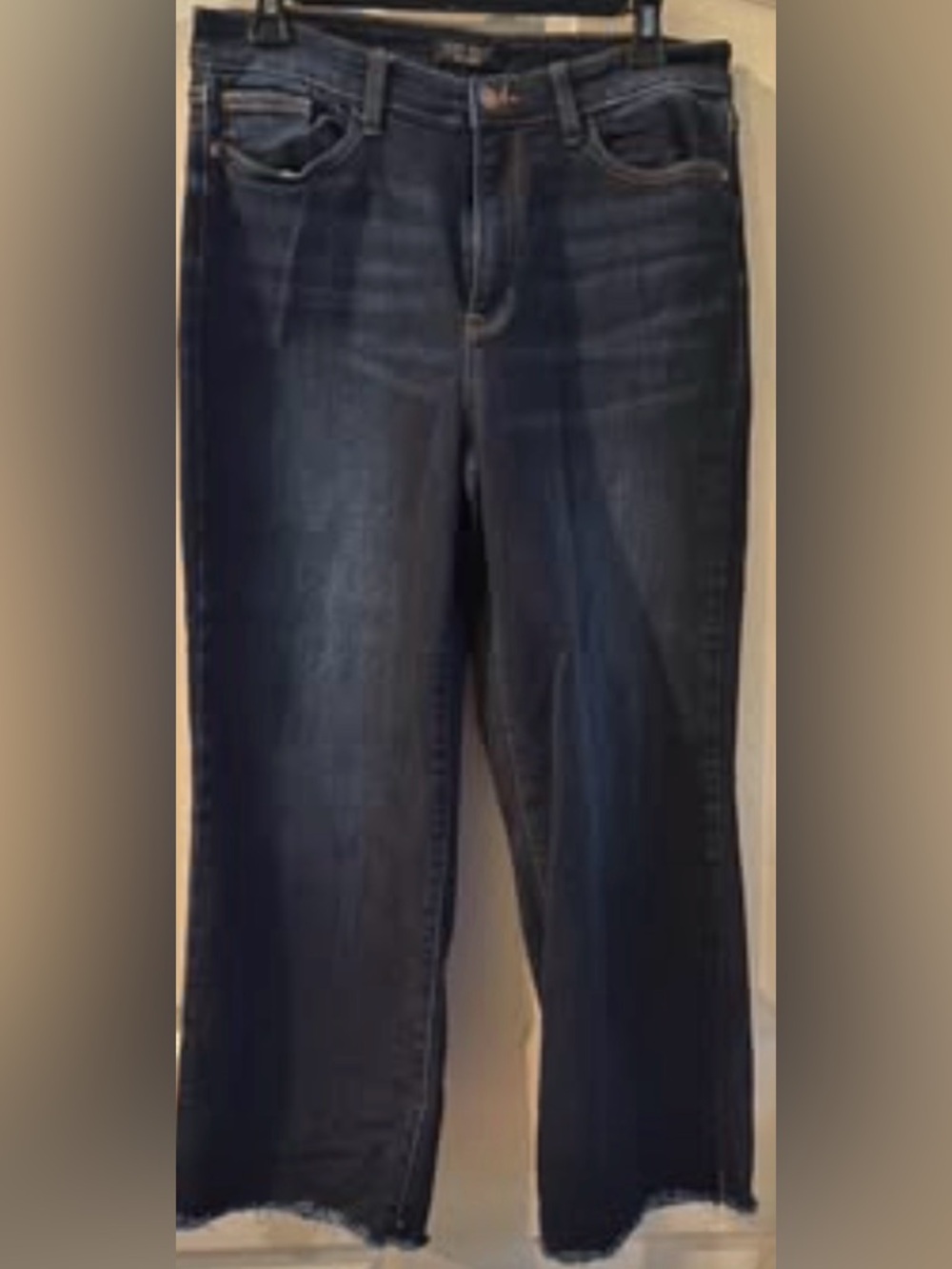 Judy Blue Dark Wash cropped Jeans